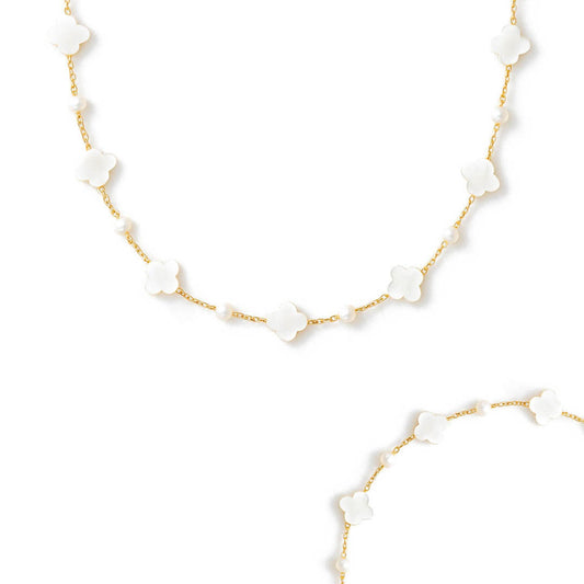 Halskette mit weißem Kleeblatt