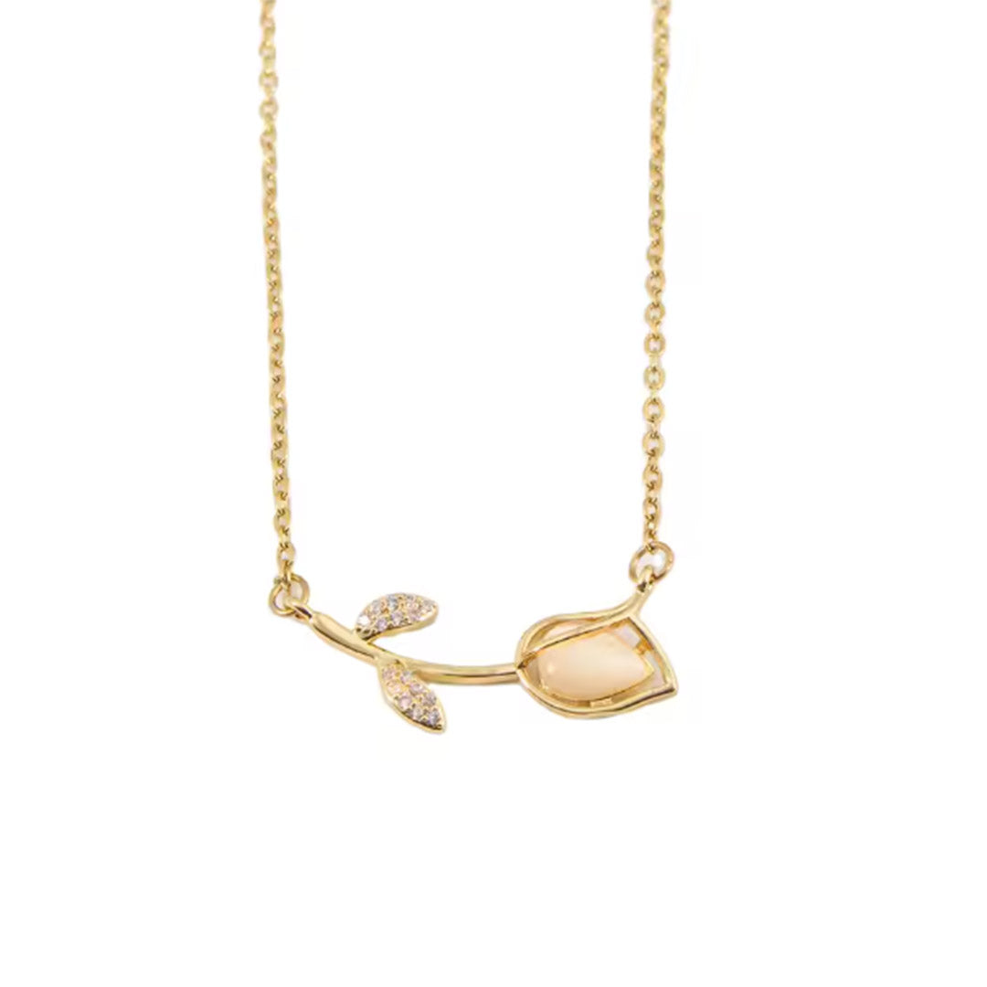 Tila Tulip Necklace Gold