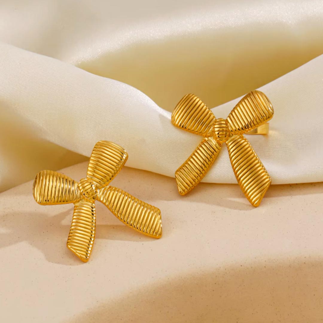 Axim Bow Earring Gold