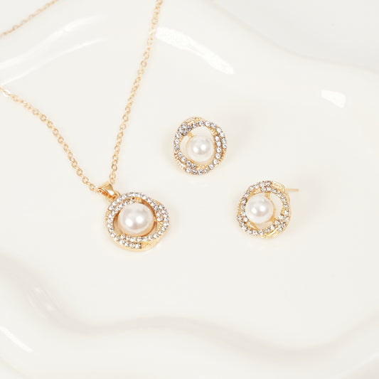 Juno Pearl Necklace - Earring Set